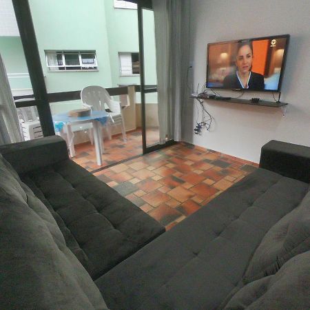 Excelente Localizacao, 400 Metros Da Praia Ar Condicionado E Wi-Fi Apartment อูบาตูบา ภายนอก รูปภาพ