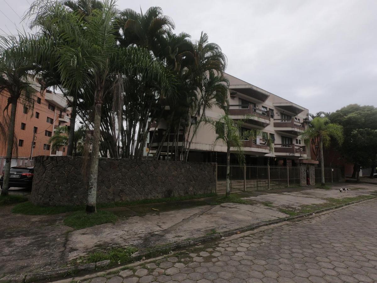 Excelente Localizacao, 400 Metros Da Praia Ar Condicionado E Wi-Fi Apartment อูบาตูบา ภายนอก รูปภาพ
